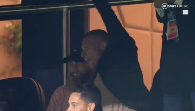 Neymar and Kylian Mbappe spotted laughing at Real Madrid as Paris Saint-Germain seal emphatic win - Bóng Đá