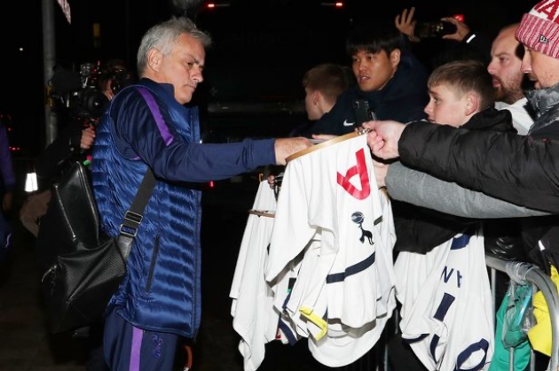 Mourinho có mặt ở Lowry - Bóng Đá