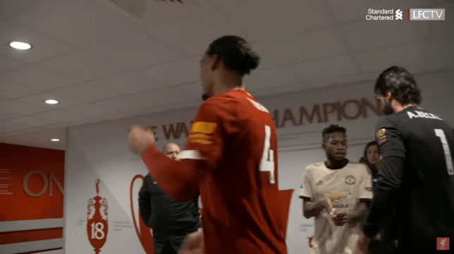 Fred waits in tunnel after Manchester United’s loss to swap shirts with Liverpool keeper Alisson - Bóng Đá