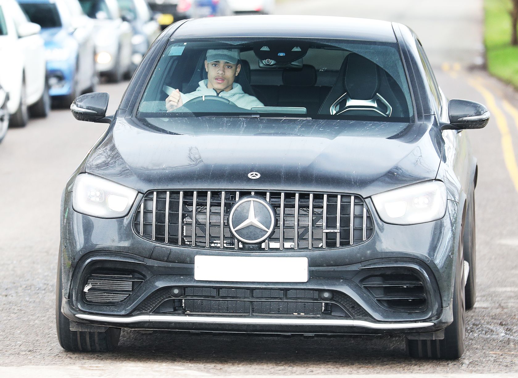Scott McTominay among Manchester United players arriving at training after Man City win - Bóng Đá