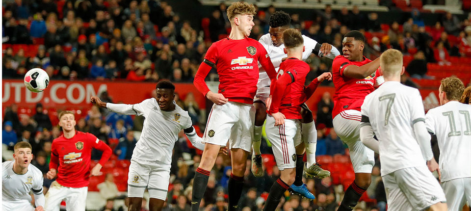 Manchester United 1-0 Leeds United - Bóng Đá