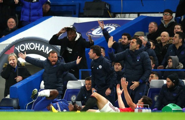Paul Scholes slams Chelsea bench and claims Jose Mourinho would have got Harry Maguire sent off - Bóng Đá