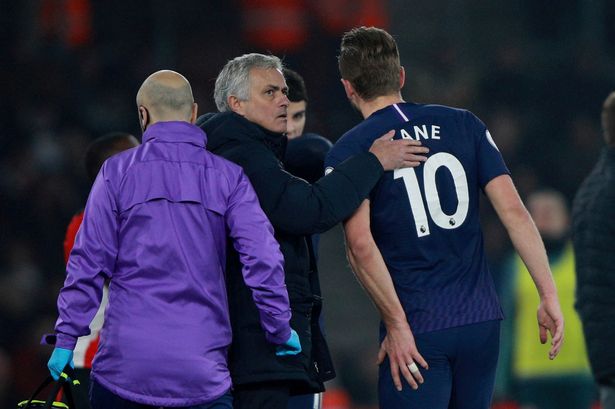 Jose Mourinho casts a shadow over Harry Kane's long-term Tottenham future - Bóng Đá