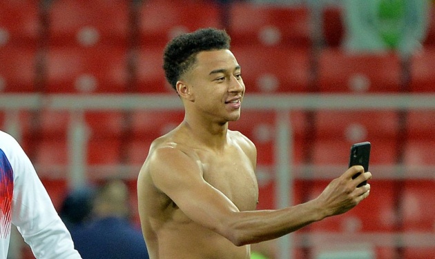 Jesse Lingard looks shredded in gruelling gym workout as Man Utd ace prepares for new season with future up in air - Bóng Đá
