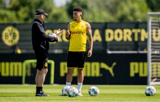 Borussia Dortmund manager Lucien Favre tells Manchester United that Jadon Sancho is staying - Bóng Đá
