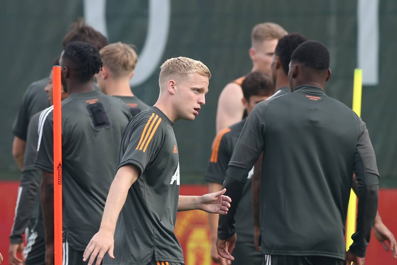 Donny van de Beek, Paul Pogba and Bruno Fernandes in Manchester United training ahead of season opener - Bóng Đá