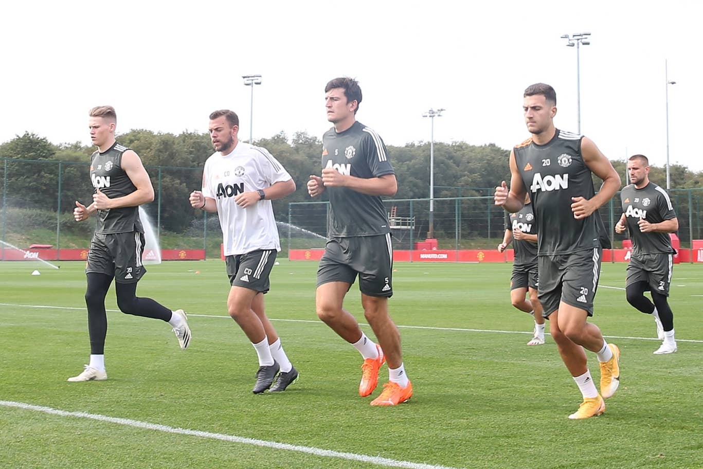 Donny van de Beek, Paul Pogba and Bruno Fernandes in Manchester United training ahead of season opener - Bóng Đá