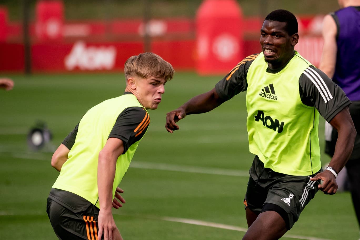 Donny van de Beek, Paul Pogba and Bruno Fernandes in Manchester United training ahead of season opener - Bóng Đá