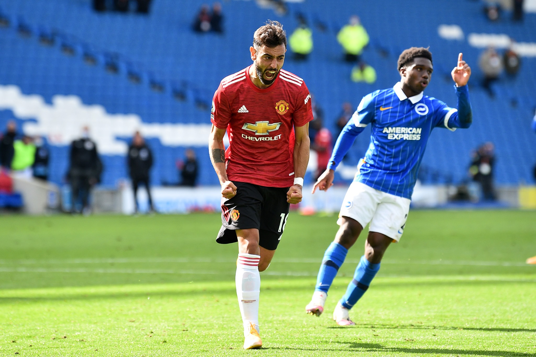 Bruno Fernandes crying after Rashford's goal and after scoring - Bóng Đá