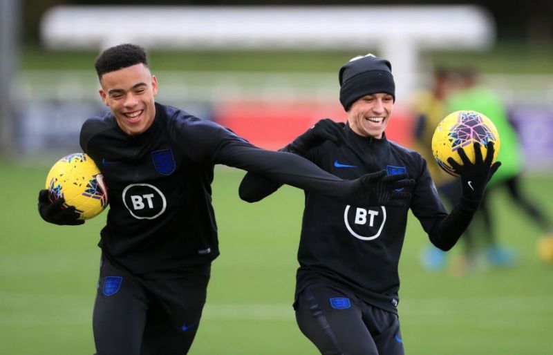  England boss Gareth Southgate explains decision to axe Phil Foden and Mason Greenwood after coronavirus rule breach - Bóng Đá