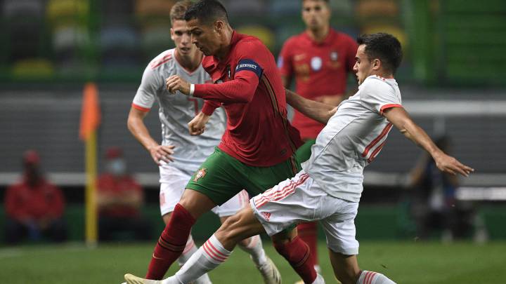 Ronaldo sung sức như tuổi đôi mươi, Bồ Đào Nha cay đắng vì 