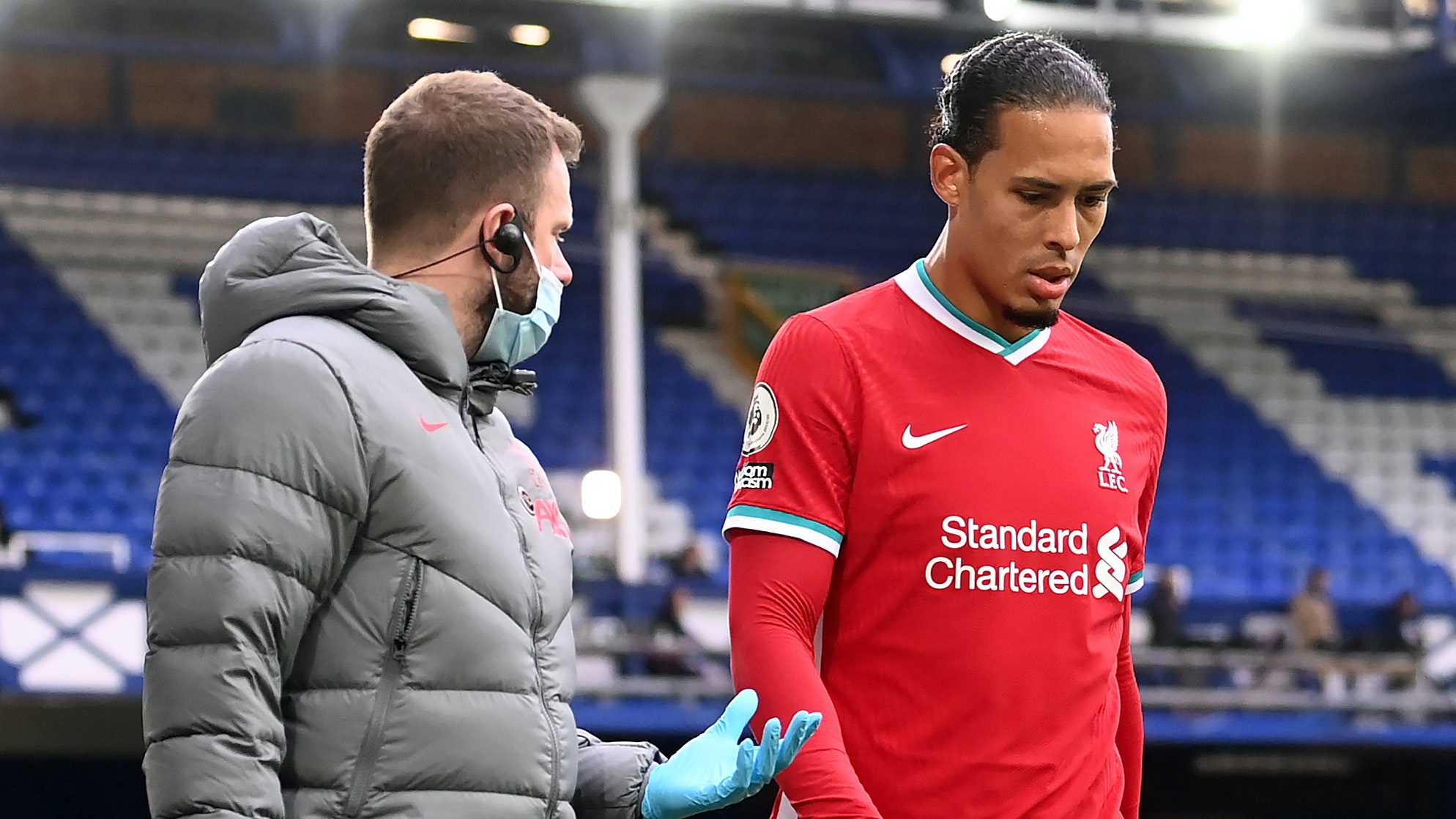 Virgil van Dijk: Liverpool defender left out of Premier League squad after knee injury - Bóng Đá