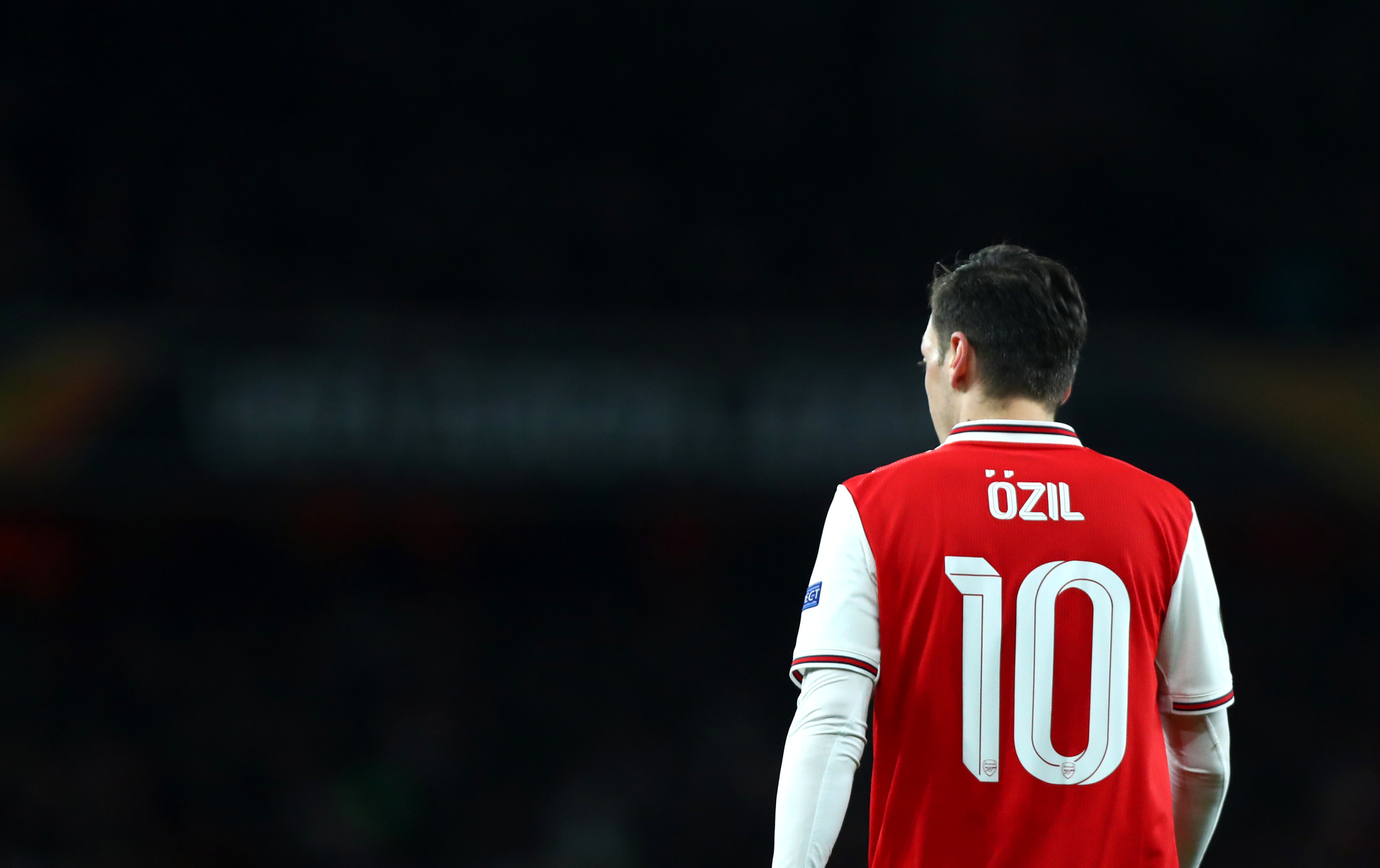 Bỏ rơi Mesut Ozil, Arsenal giờ hối hận chưa? - Bóng Đá