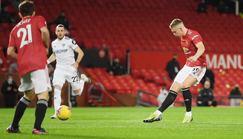 What Scott McTominay told Bruno Fernandes about taking Manchester United penalty vs Leeds - Bóng Đá