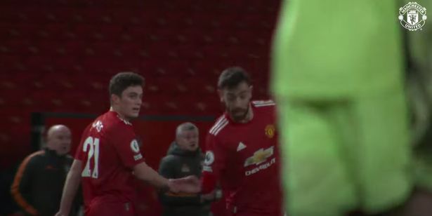 Bruno Fernandes quá dữ dội, chỉ thẳng mặt đồng đội dù M.U thắng đậm - Bóng Đá