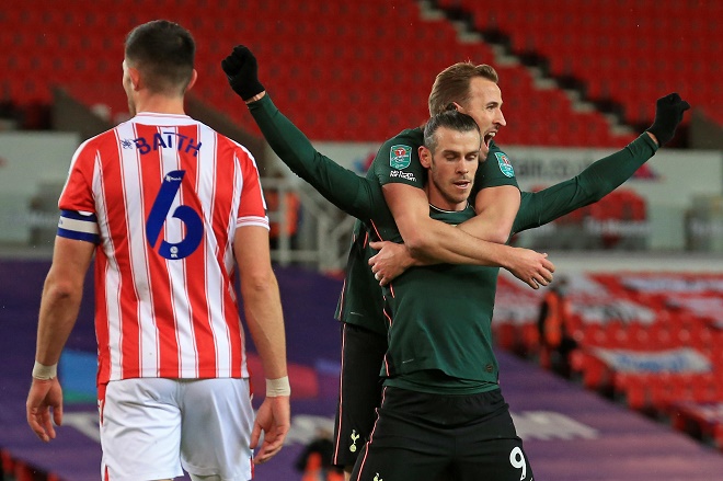 Bale nổ súng đưa Tottenham vào bán kết League Cup.