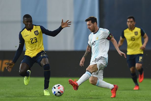 Moises Caicedo ‘undergoing Man Utd medical’ with Chelsea beaten to five-year deal - Bóng Đá