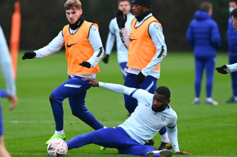 Được đầu tư đội hình hơn 200 triệu bảng, nhưng thành tích của thầy trò HLV Frank Lampard là rất kém cỏi.