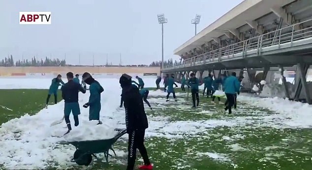 Madrid chìm trong bão tuyết, sân nhà Atletico là một màu trắng xóa - Bóng Đá