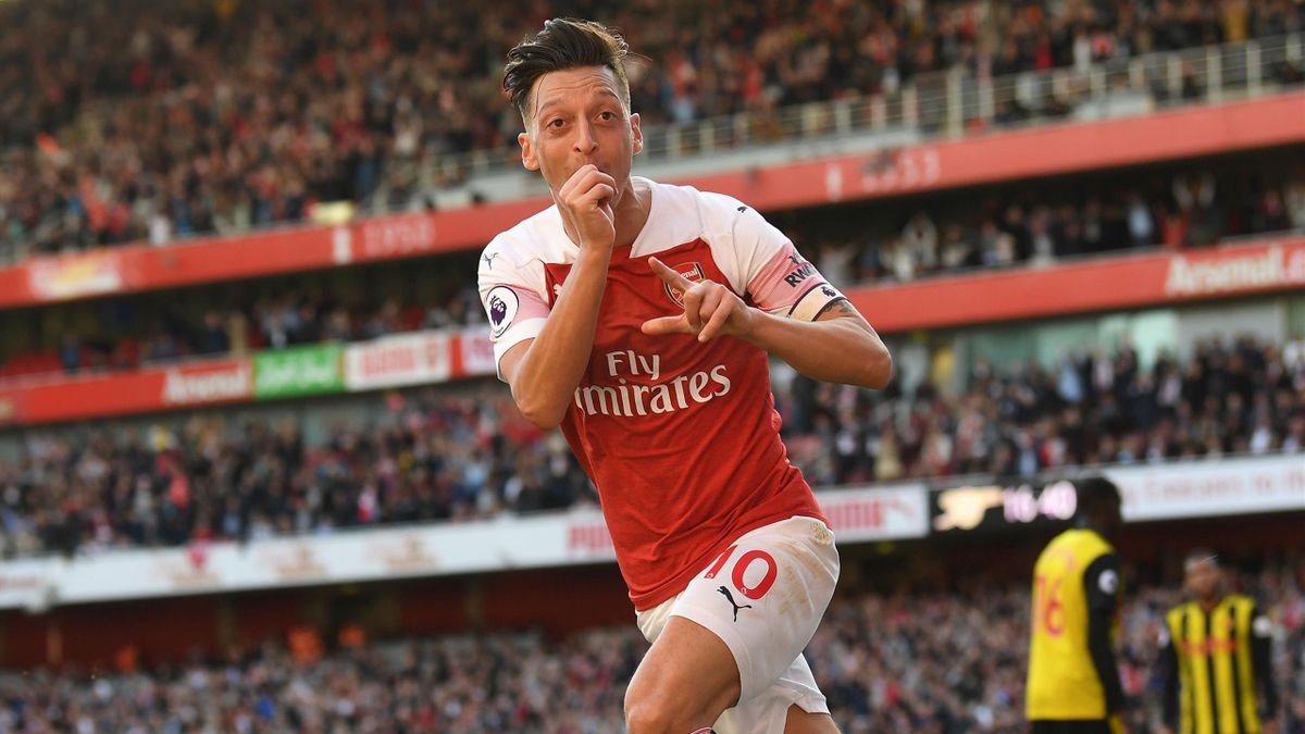 Sau tất cả, Mesut Ozil đã chia tay Arsenal - Bóng Đá