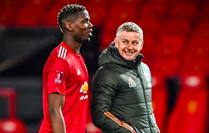 Pogba smiling with Solskjaer - Bóng Đá