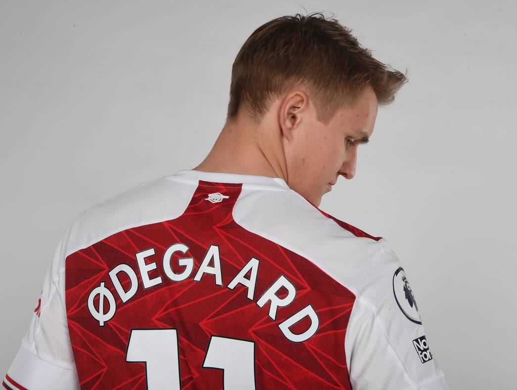Chùm ảnh Martin Odegaard ra mắt Arsenal - Bóng Đá
