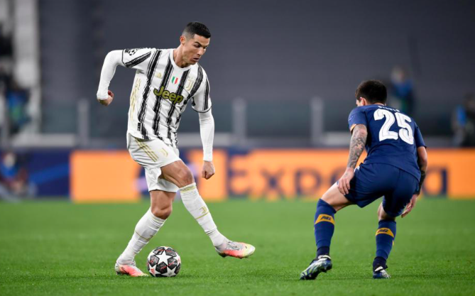 Ronaldo lập poker, Juventus hủy diệt Porto - Bóng Đá