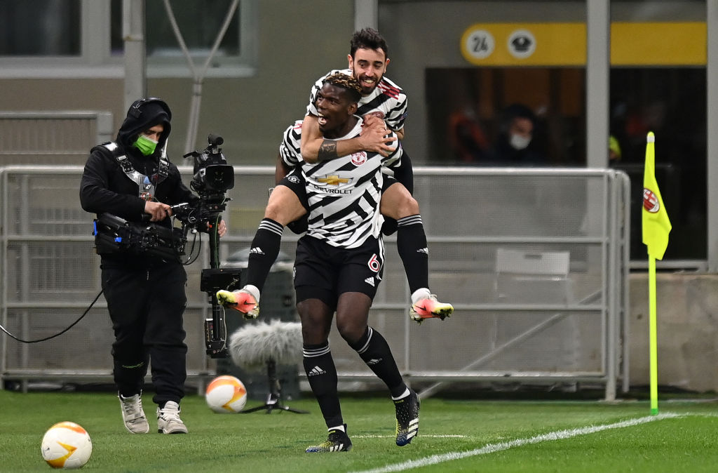 Paul Pogba and Bruno Fernandes celebrate United's win - Bóng Đá