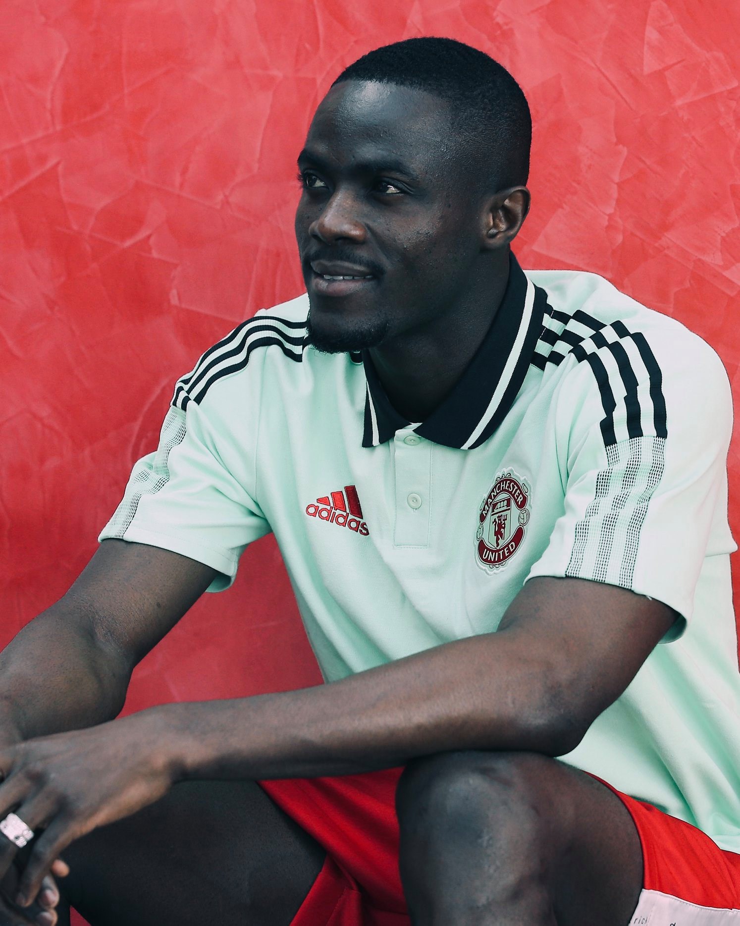 Động thái mới nhất Man United trước tin đồn Eric Bailly chia tay đội bóng.