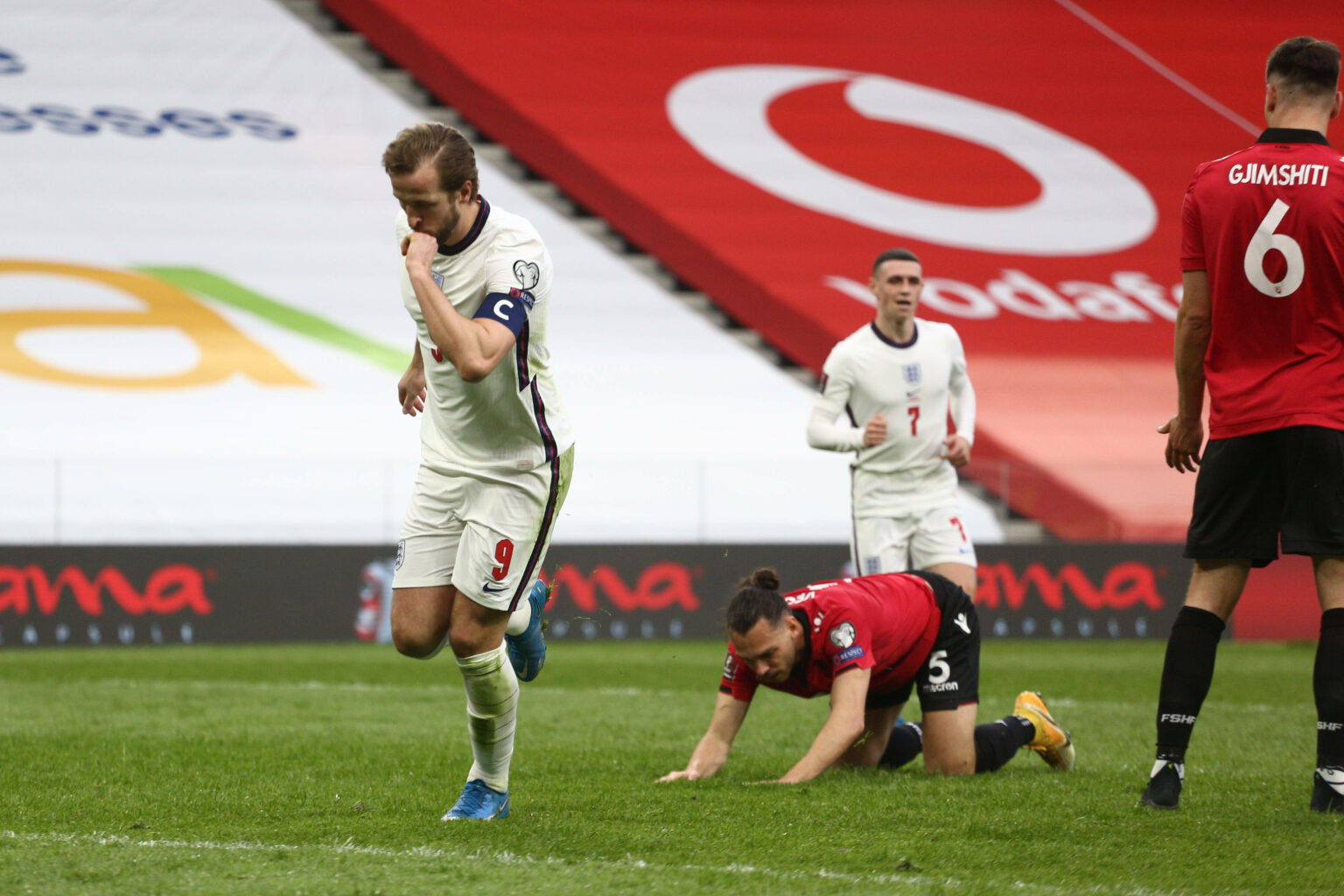 Kane urged to leave Tottenham for Manchester United – Report - Bóng Đá