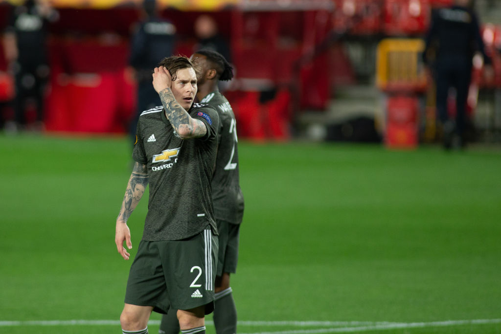 Màn trình diễn của Lindelof vs Granada - Bóng Đá