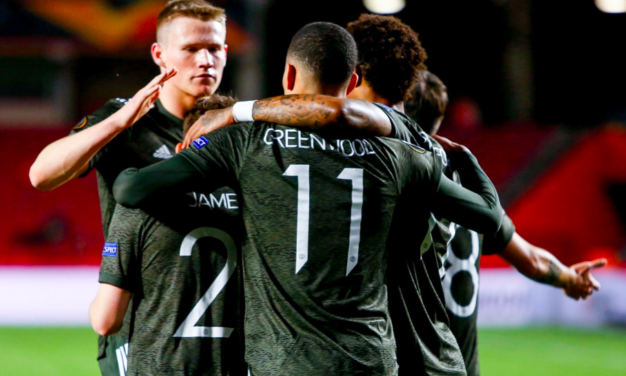 10. Man United trở thành đội bóng Anh đầu tiên sở hữu 2 cầu thủ ghi từ 20 bàn trở lên mùa này - Fernandes (24 bàn) và Rashford (20 bàn).
