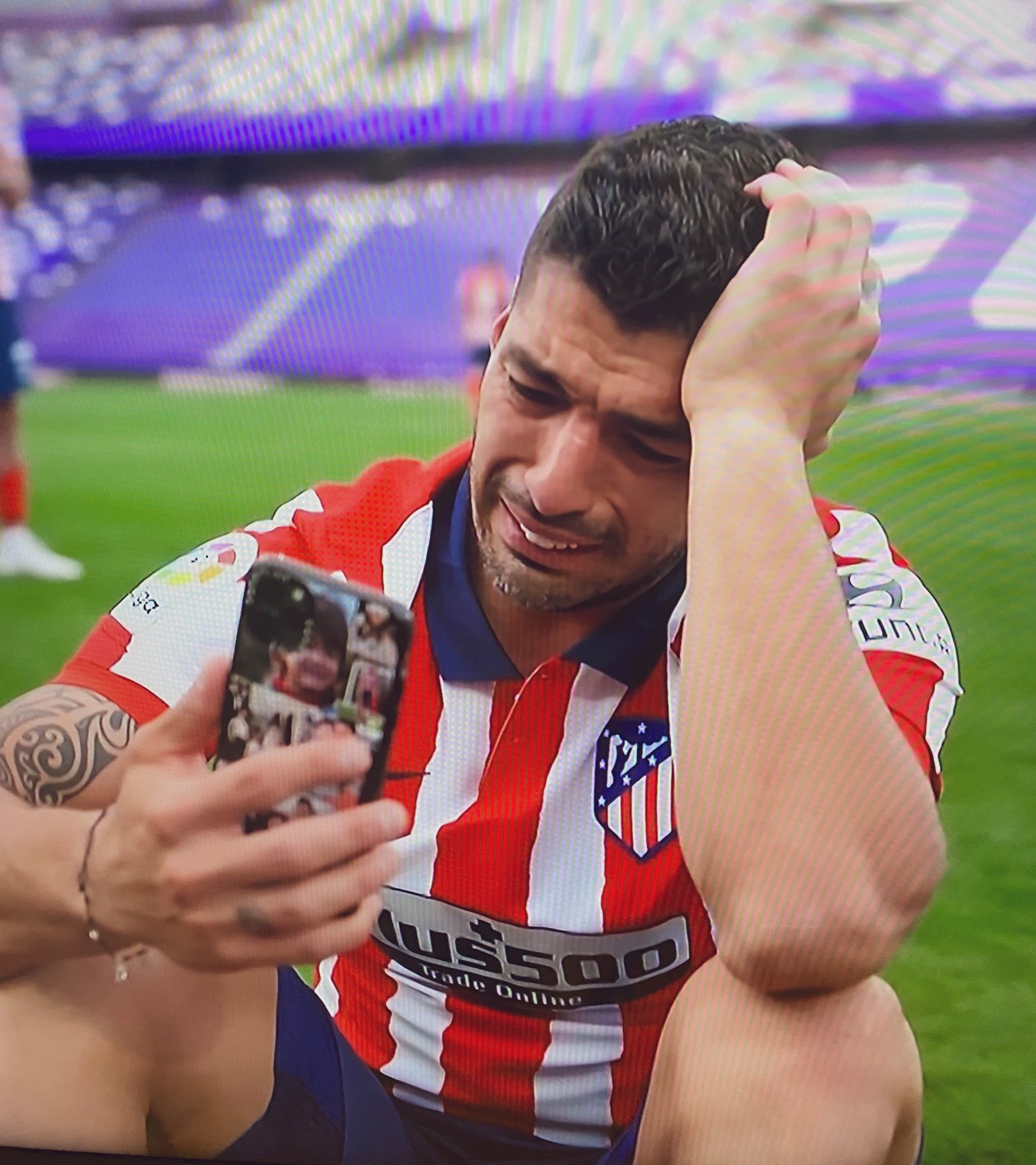 Suarez bật khóc nức nở khi vô địch, không quên trách móc Barca - Bóng Đá