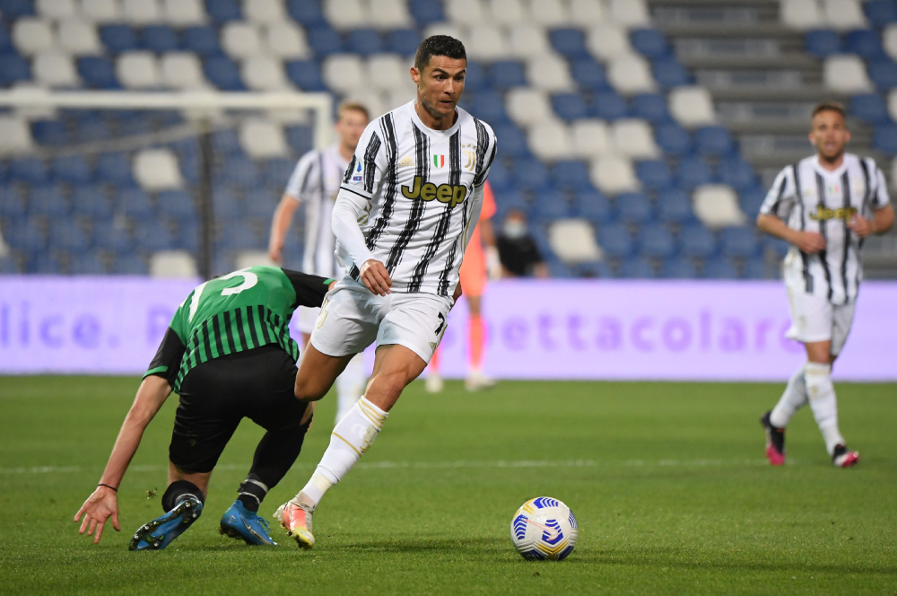 Ronaldo gây choáng, ra thông báo chia tay Juve? - Bóng Đá