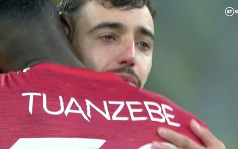 Fernandes khóc nức nở, cả đội M.U đổ gục sau loạt luân lưu - Bóng Đá