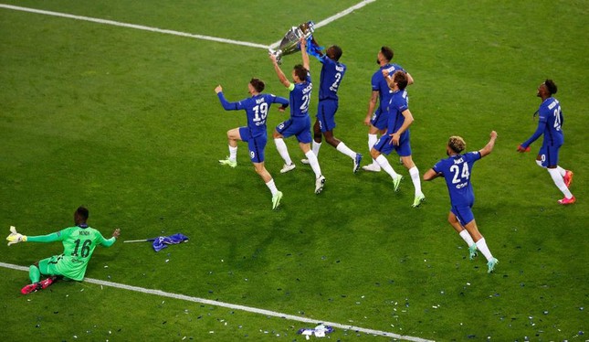 Chelsea mở hội ăn mừng tại thánh địa Dragao - Bóng Đá