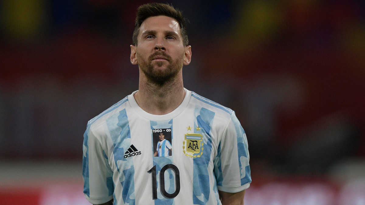 Messi nghẹn ngào trong ngày tri ân Diego Maradona - Bóng Đá