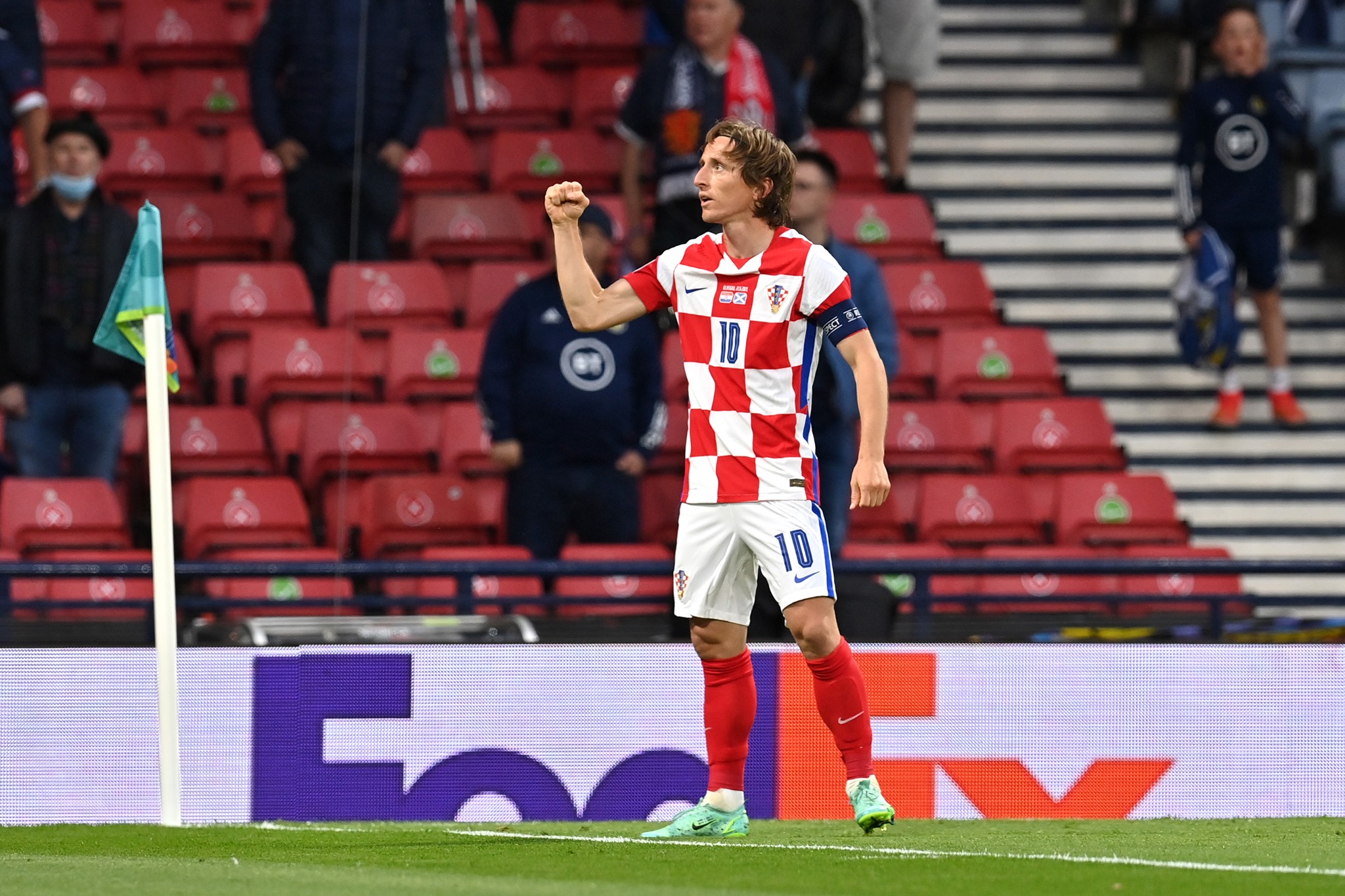 Modric quá đẳng cấp, ứng cử viên bàn thắng đẹp nhất EURO là đây - Bóng Đá