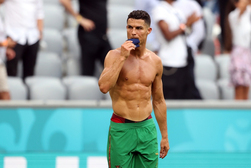10 kỷ lục mới xuất hiện sau vòng bảng EURO 2020: Lại là Ronaldo! - Bóng Đá
