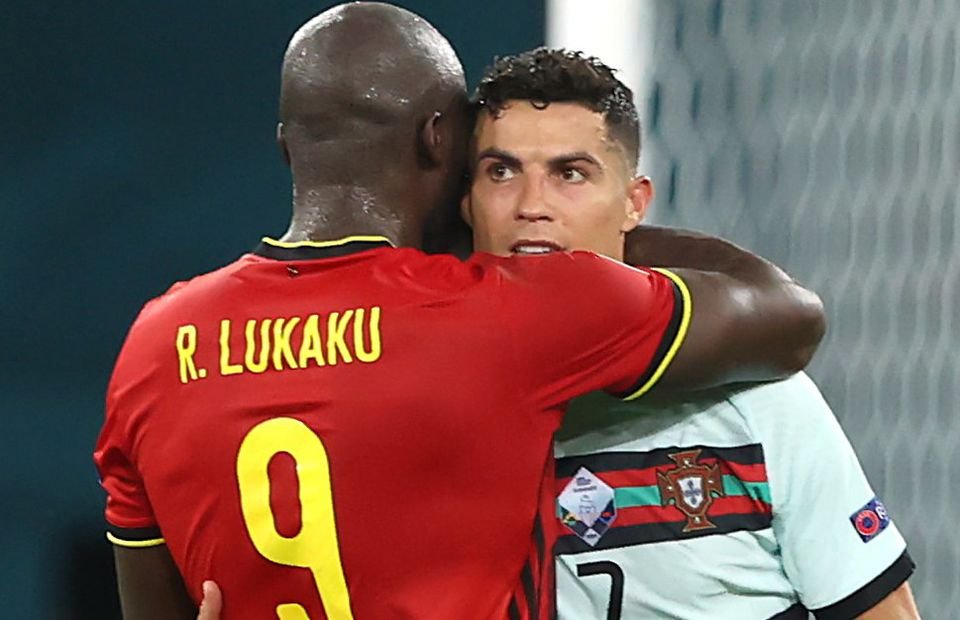 Hành động của Ronaldo dành cho Lukaku sau khi trận đấu kết thúc.