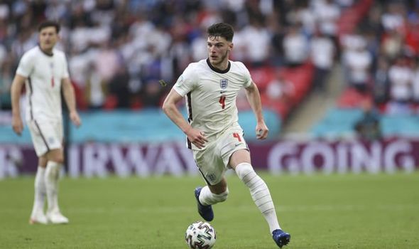 Declan Rice talking to Man Utd players in England Euro 2020 camp as he ponders transfer - Bóng Đá