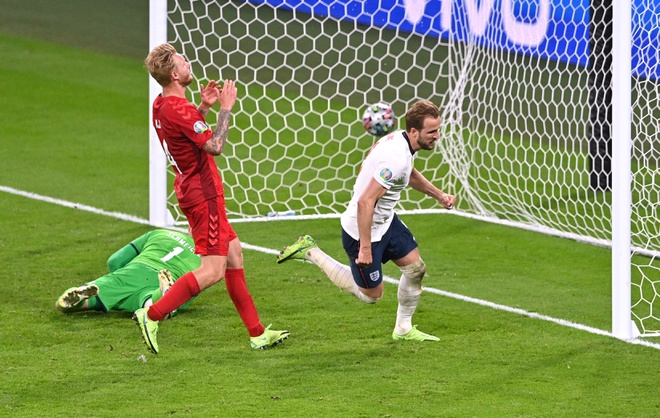 Kane phả hơi nóng vào Ronaldo ở cuộc đua giày vàng - Bóng Đá