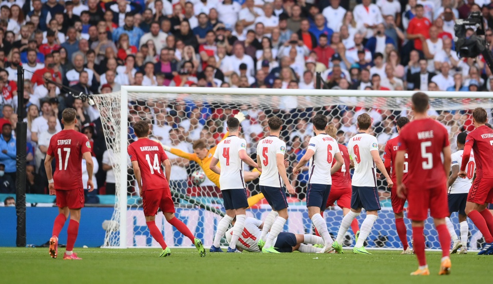 3 tình huống tranh cãi khiến chiến thắng của tuyển Anh trở nên xấu xí - Bóng Đá