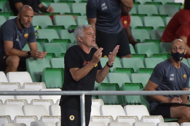 Mourinho bị đuổi khỏi sân khi AS Roma thua 2-5 - Bóng Đá