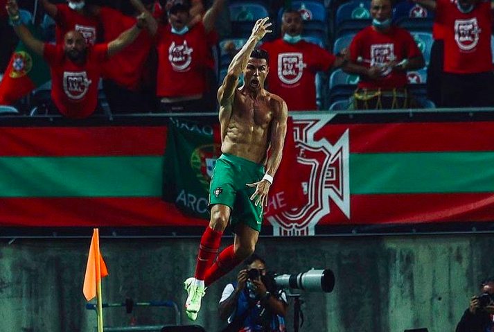 Ronaldo đạt thành tích ấn tượng ở tuyển quốc gia.