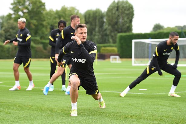 Saul Niguez pictured in Chelsea training for first time as midfielder meets co-stars - Bóng Đá