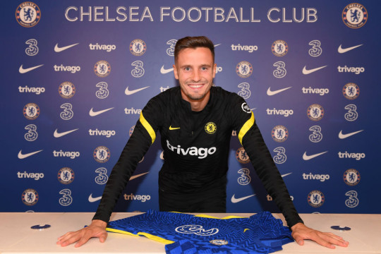 Paul Merson says Manchester United or Arsenal should have signed new Chelsea midfielder Saul Niguez - Bóng Đá