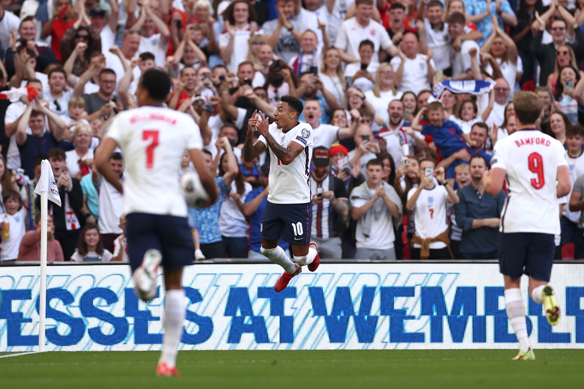 Lập cú đúp rồi ăn mừng đặc biệt, Lingard gửi món quà tới Ronaldo - Bóng Đá