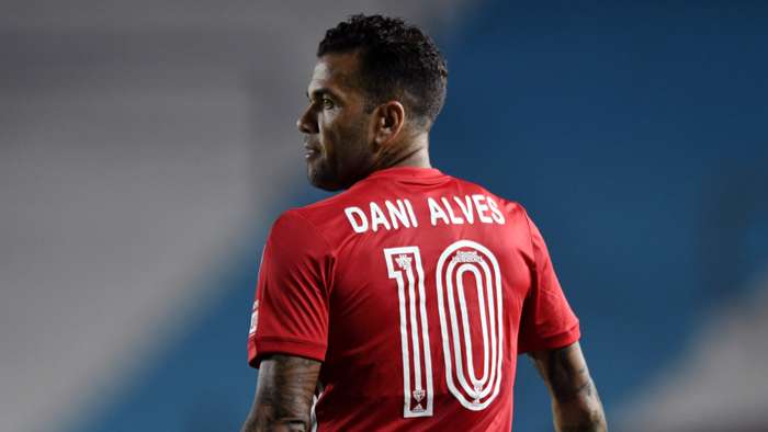 Sao Paulo part ways with Dani Alves over wage dispute - Bóng Đá