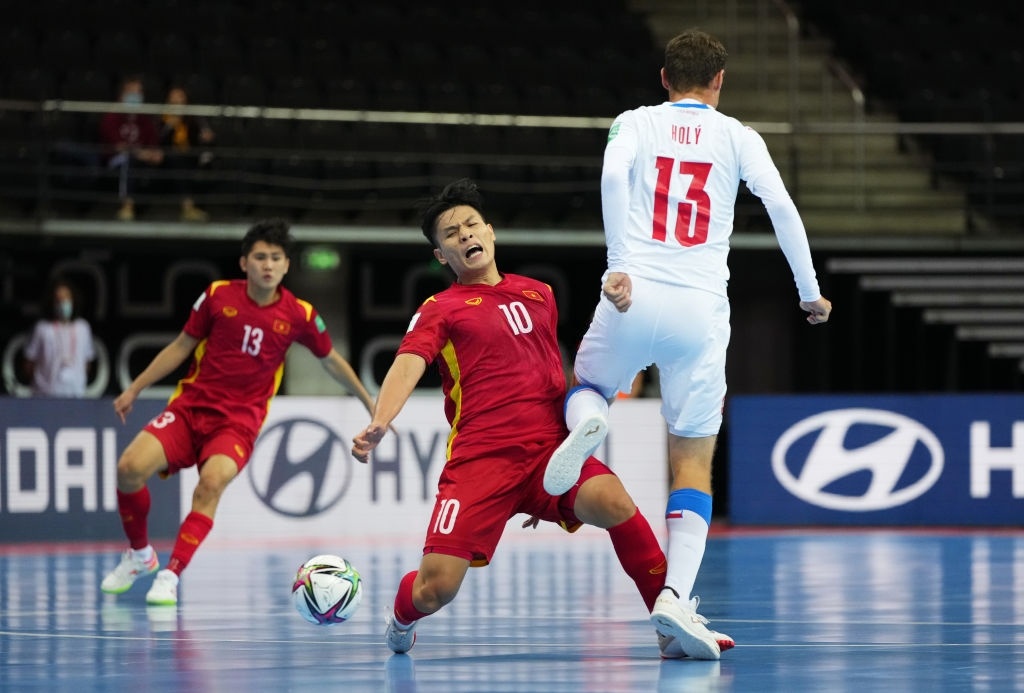 CHÍNH THỨC! Việt Nam xuất sắc giành vé vào vòng 1/8 Futsal World Cup - Bóng Đá